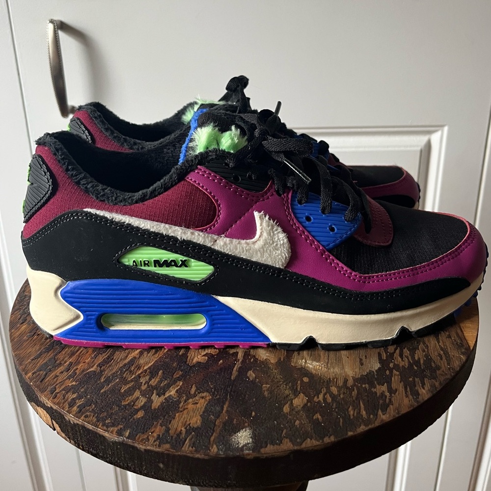 Nike Air Max 90. “Cactus Flower”. Worn 1x - near perfect condition. Size 9.5 W.
